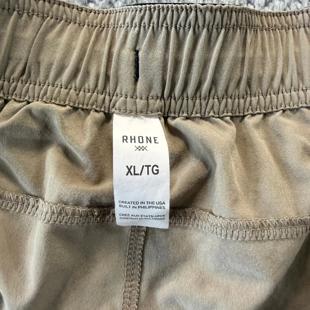 Rhone Mako Athletic Training Shorts Mens XL Tan Khaki 5.5‎ Inch Inseam 101719